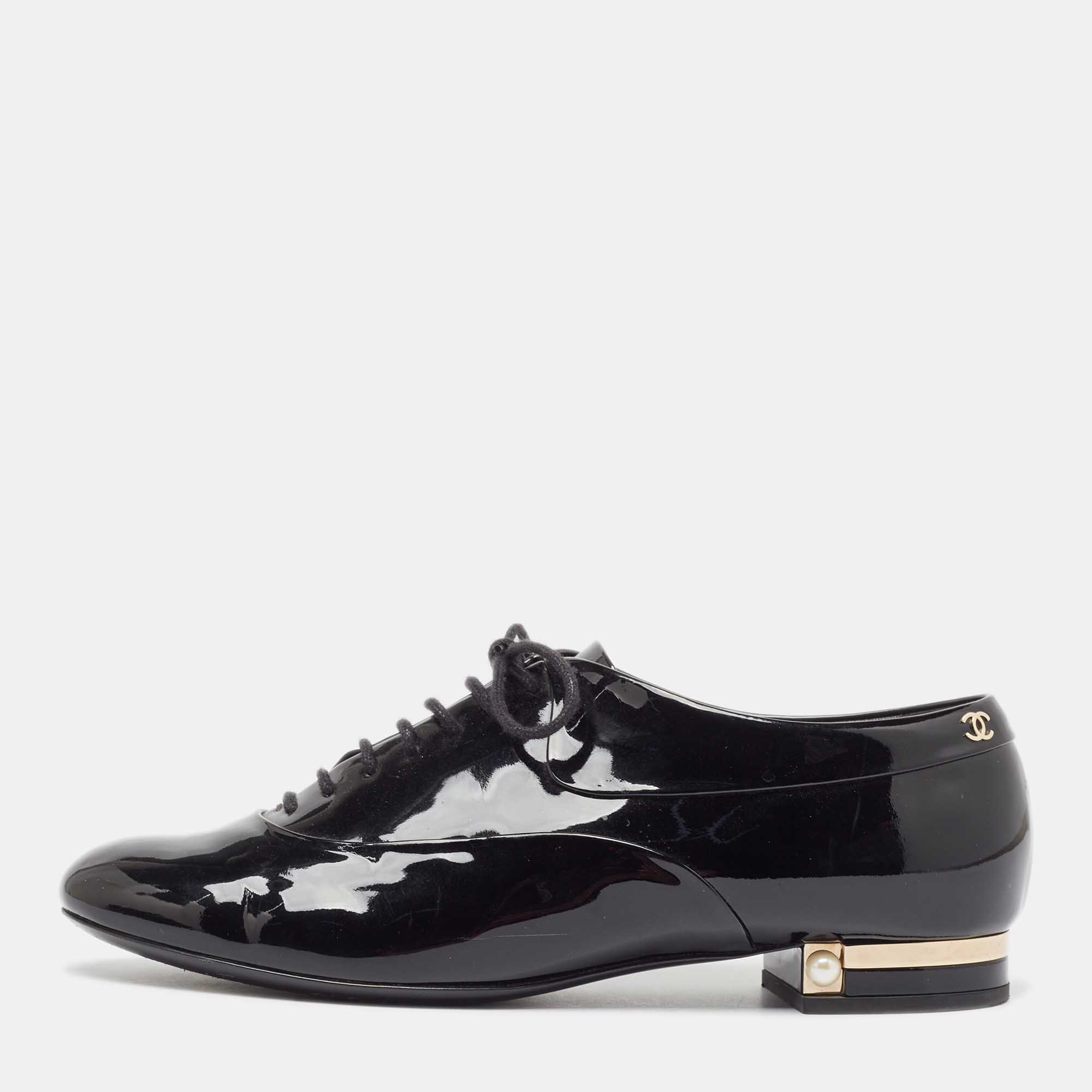 

Chanel Black Patent Leather CC Lace Up Oxfords Size