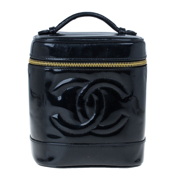 مملوكة مسبقًا حقيبة شد شانيل فانيتي جلد لامع أسود