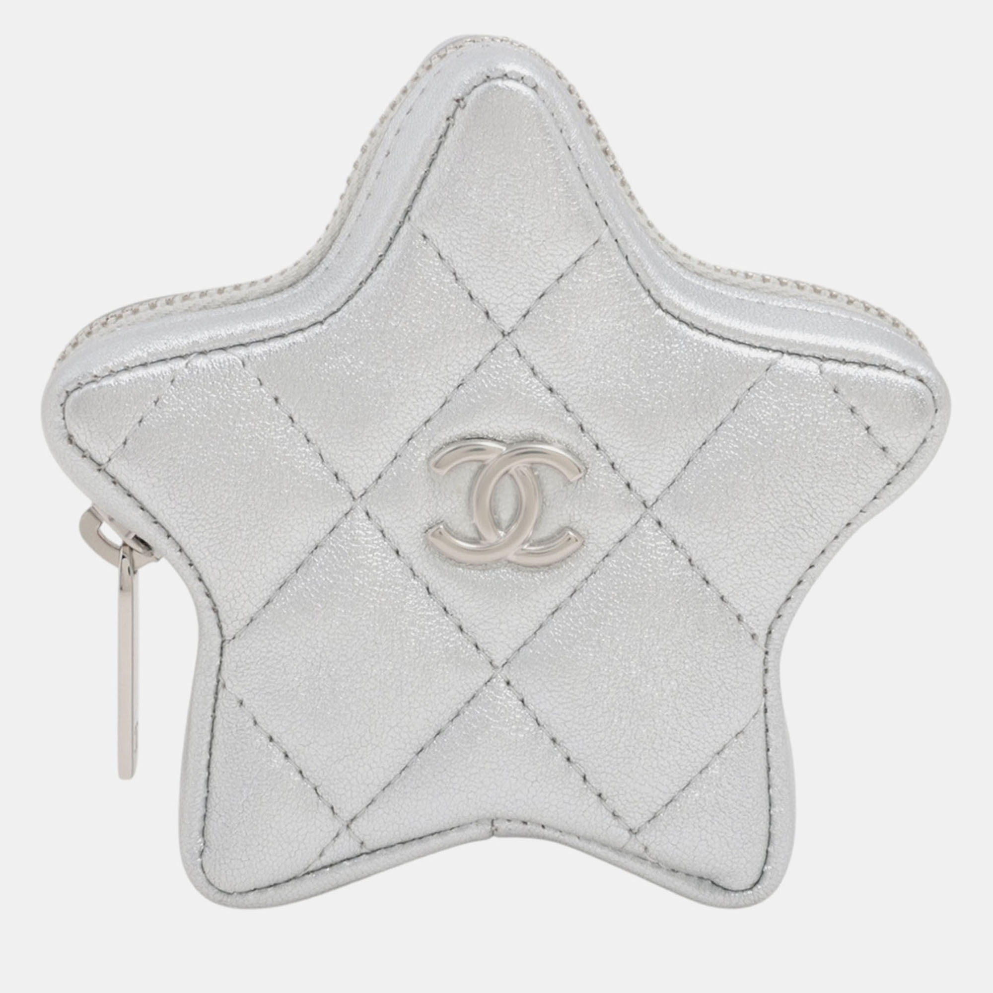 

Chanel Metallic Lambskin Walk Of Fame Star Clip On Coin Purse, Silver