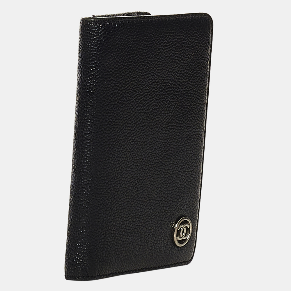 

Chanel Black Leather Card Holder