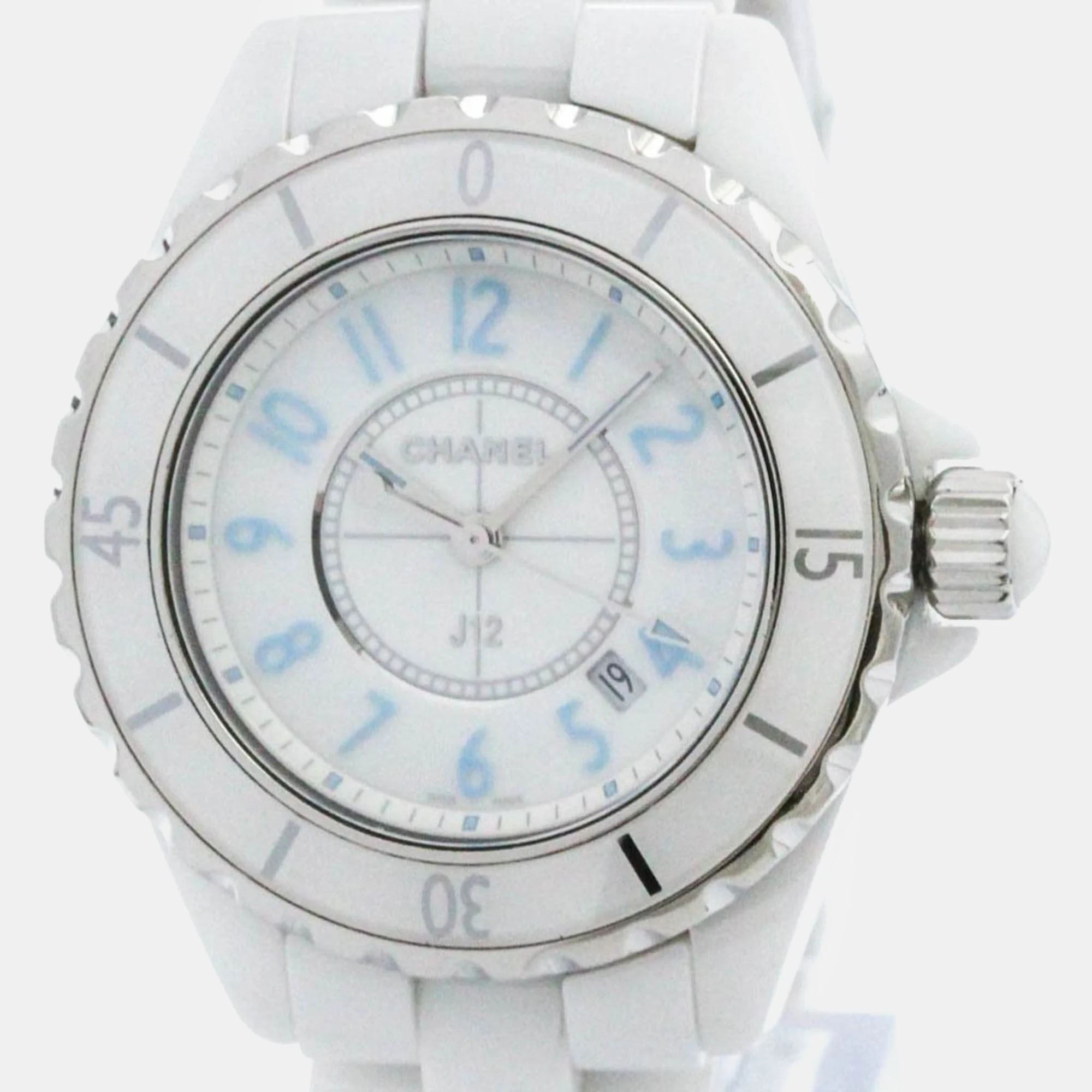 

Chanel White Ceramic J12 H3826 Quartz Women's Wristwatch 33 mm