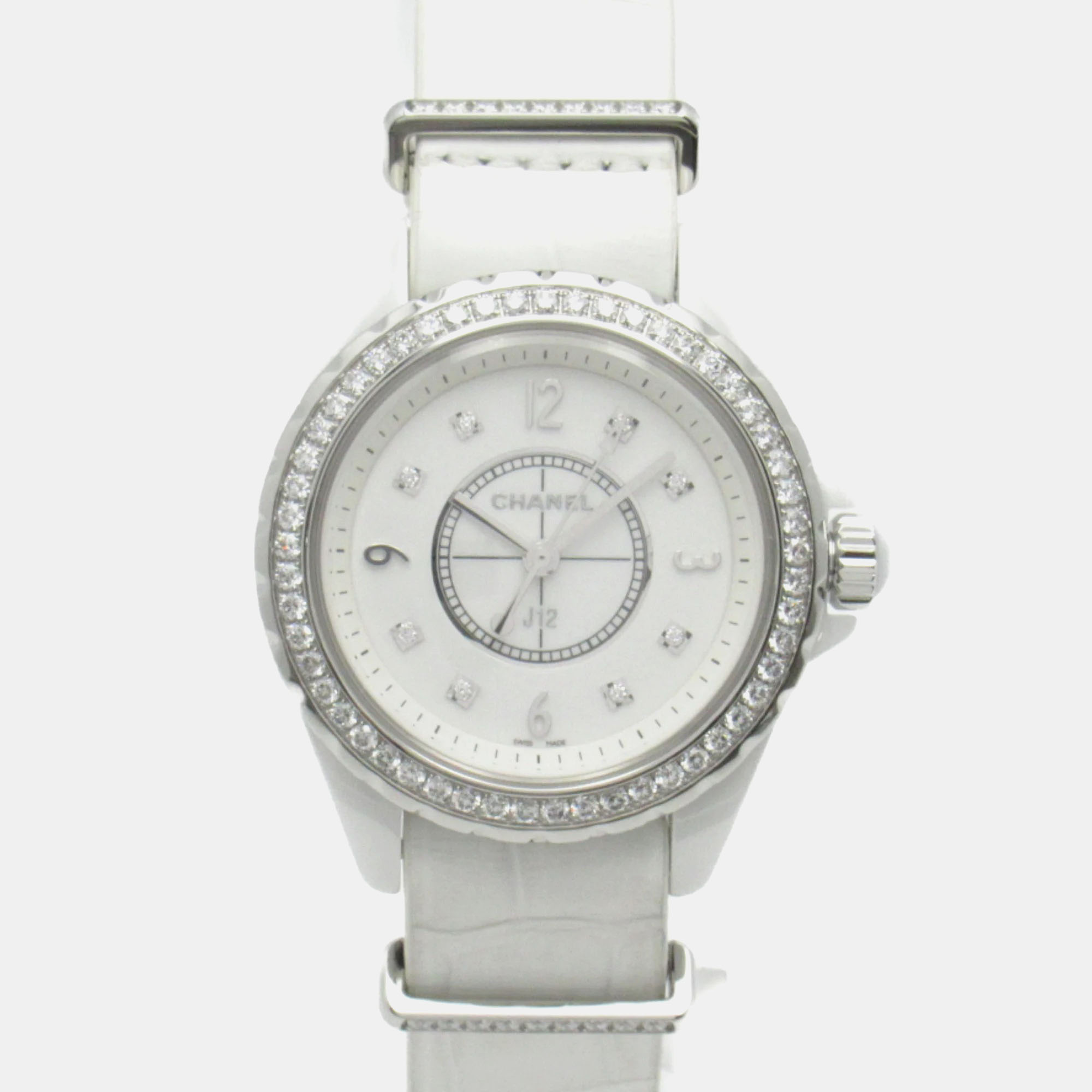 

Chanel White Ceramic J12 H4190 Quartz Women's Wristwatch 33 mm