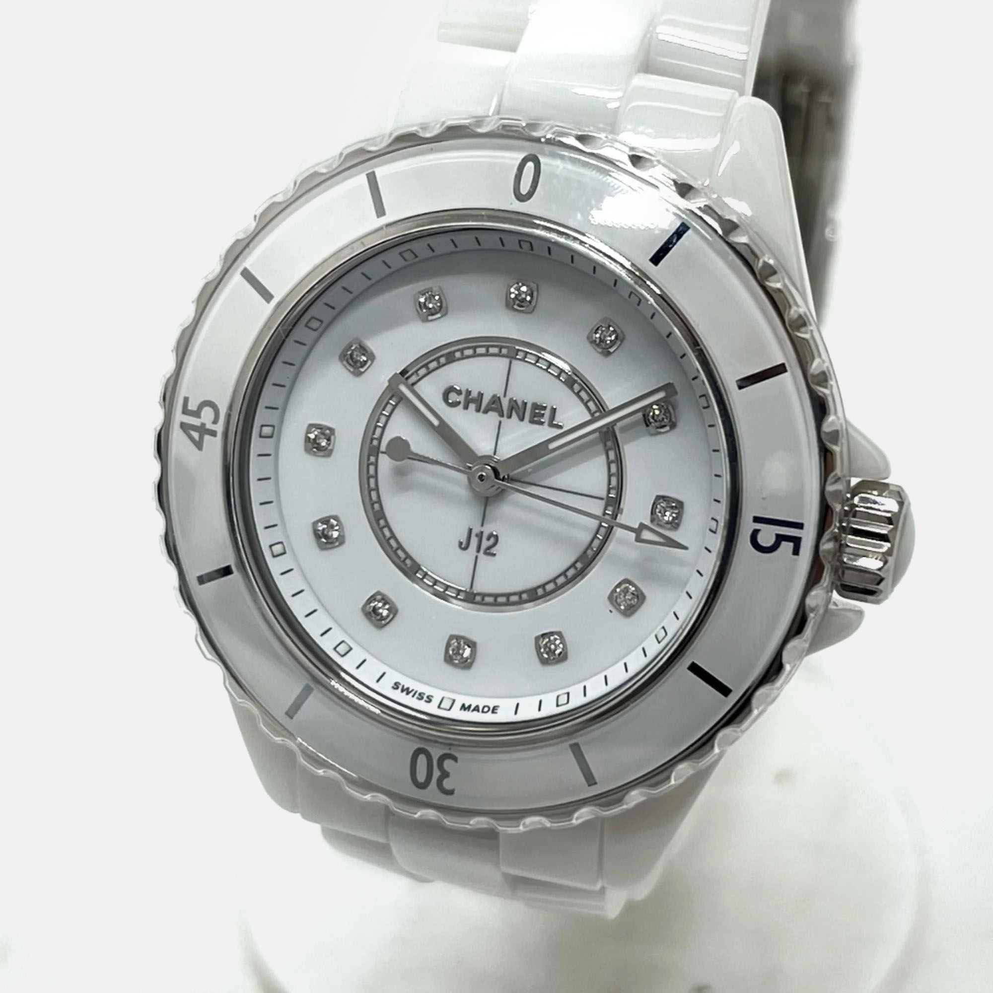 

Chanel White Ceramic Diamond J12 Quartz Women's Wristwatch 33 mm