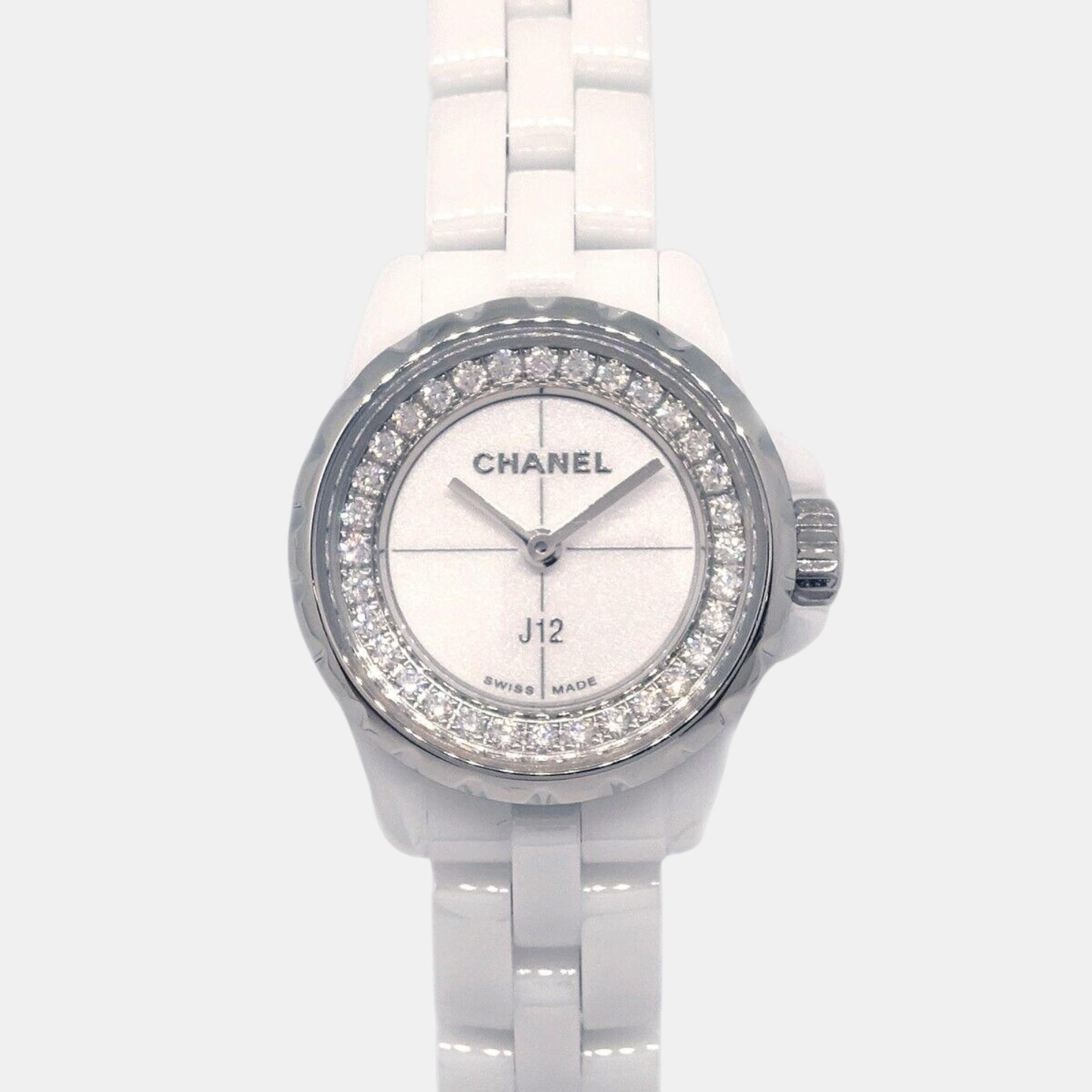 

Chanel White Ceramic J12 H5237 Quartz Women's Wristwatch 19 mm