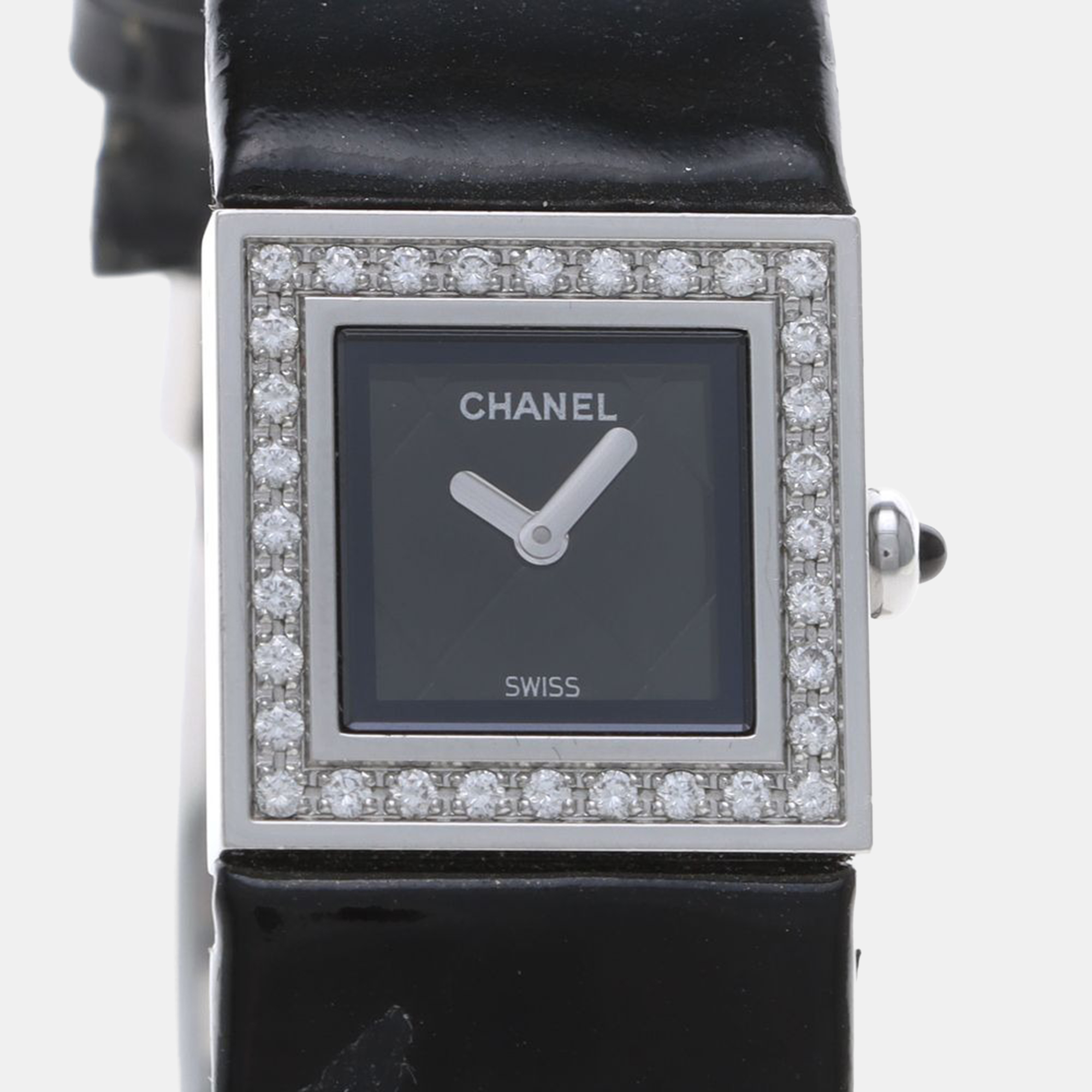 

Chanel Matelasse Diamond Quartz Stainless Steel Women's Wristwatch 19 mm, Black