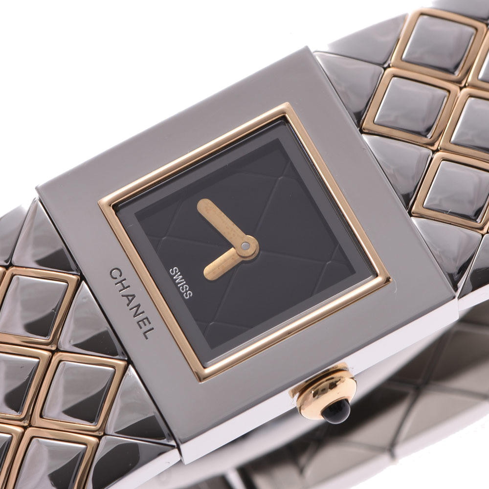

Chanel Black Gold Tone Stainless Steel Matelasse Quartz Women's Wristwatch