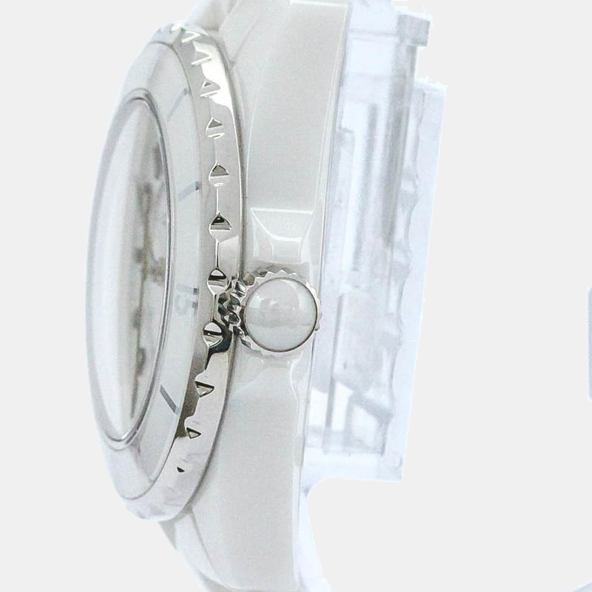 

Chanel White Stainless Steel And Ceramic J12 H0968 Women's Wristwatch 33 mm