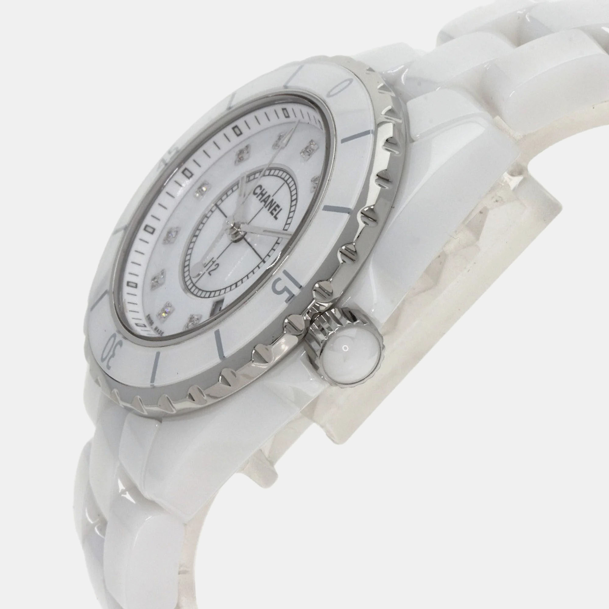 

Chanel White Ceramic J12 H1628 Quartz Women's Wristwatch 33 mm