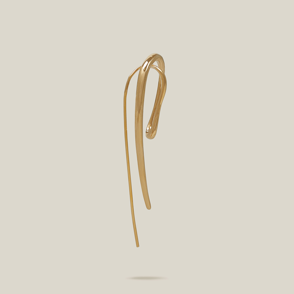 

CHARLOTTE CHESNAIS Gold Single Initial Earring