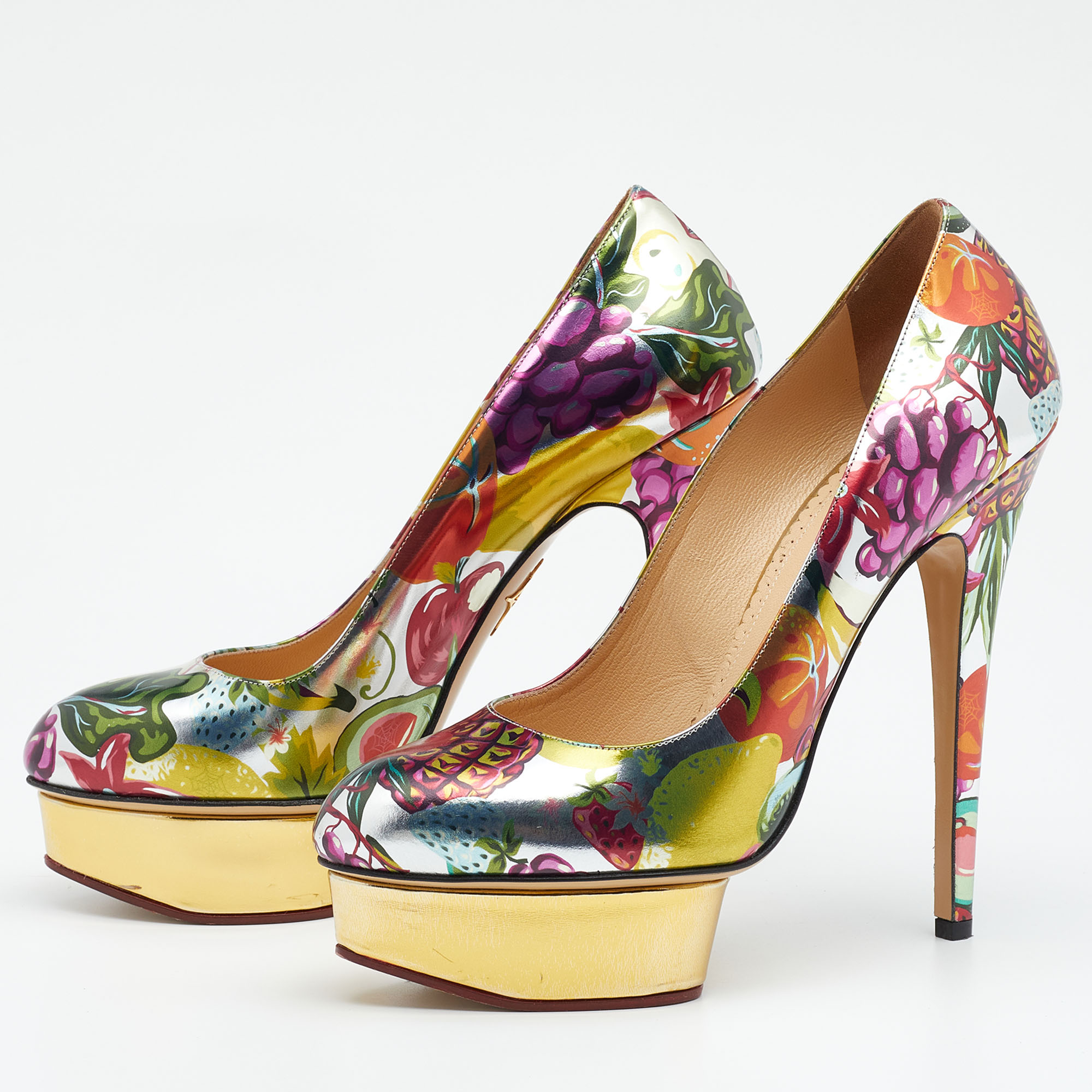 

Charlotte Olympia Multicolor Printed Patent Leather Platform Pumps Size