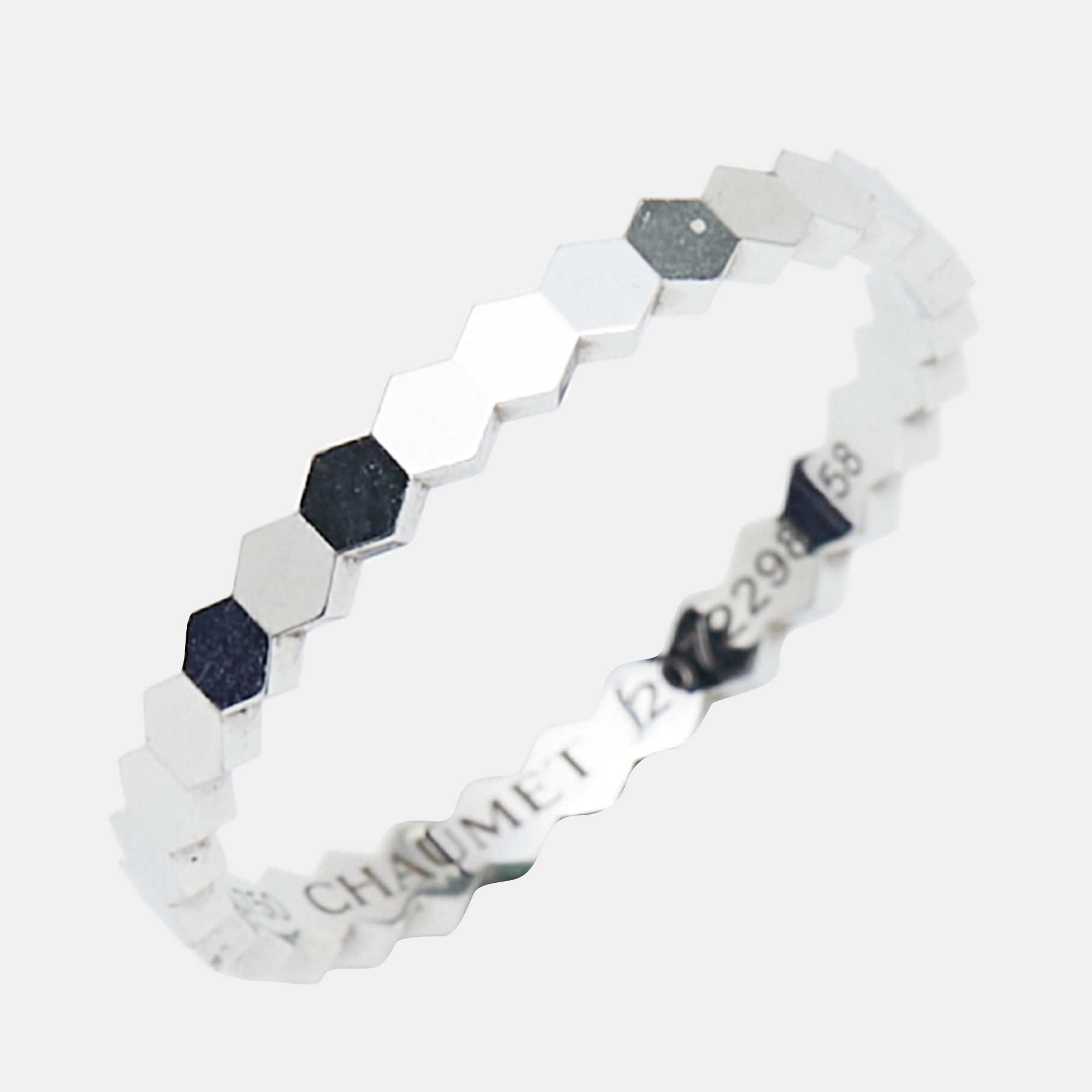 

Chaumet Bee My Love 18K White Gold Band Ring Size
