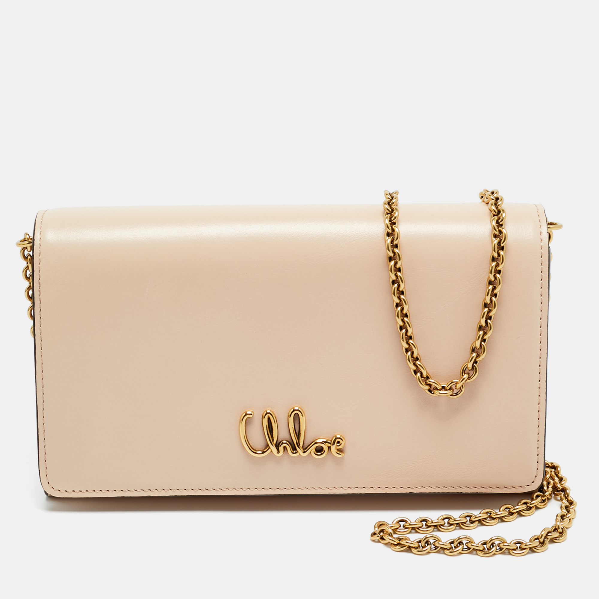 Click to view more detailed imagery on our partner's website Pre-owned Chloé Cement Pink Leather Flap Wallet On Chain