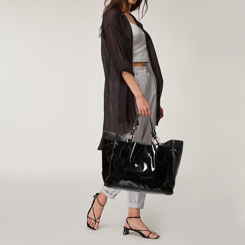 

Chloé Black Patent And Leather Cyndi Tote