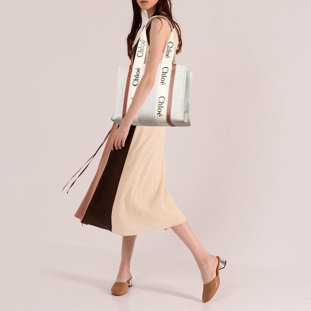 

Chloe White/Brown Canvas And Leather Medium Woody Tote