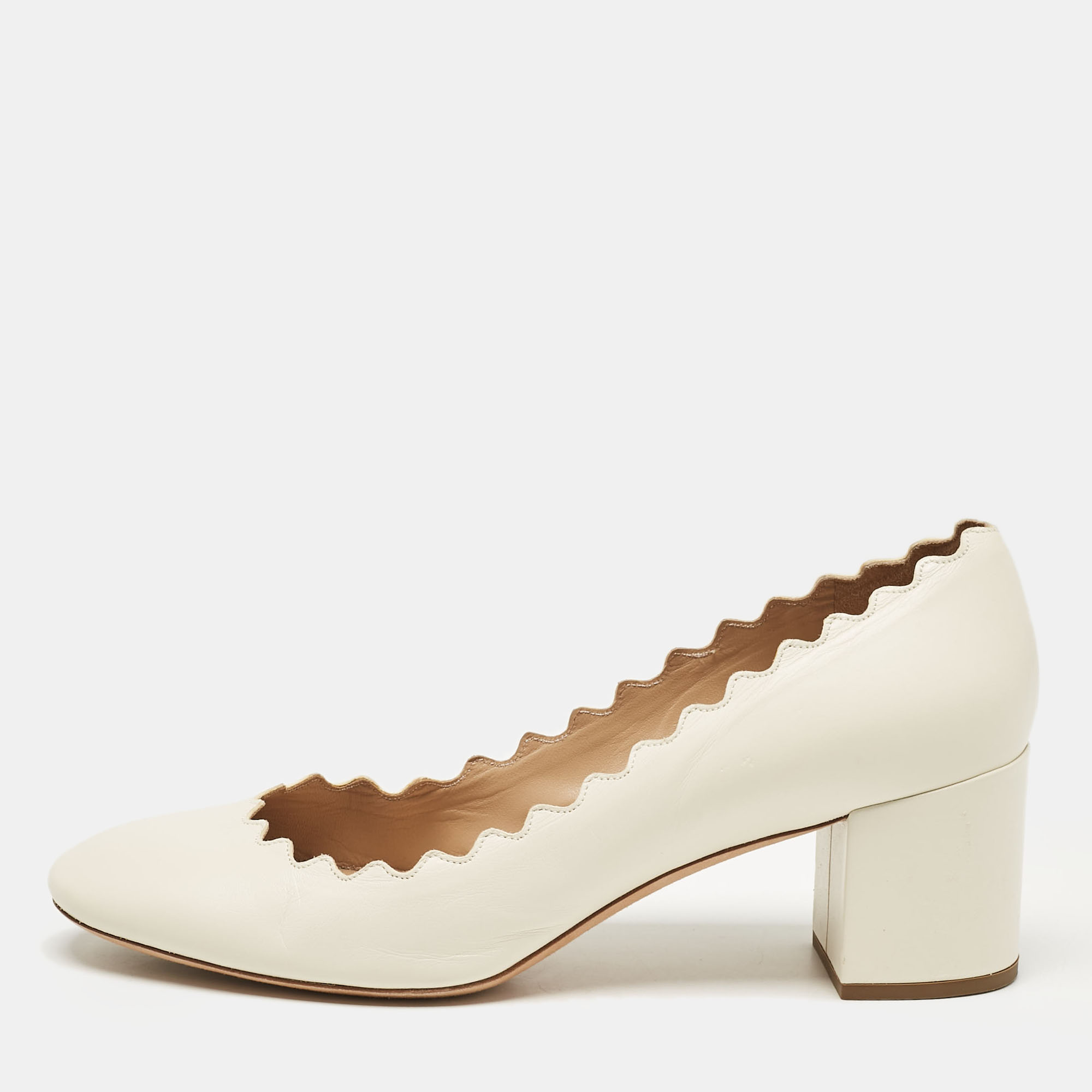 

Chloe Off White Leather Scalloped Lauren Pumps Size