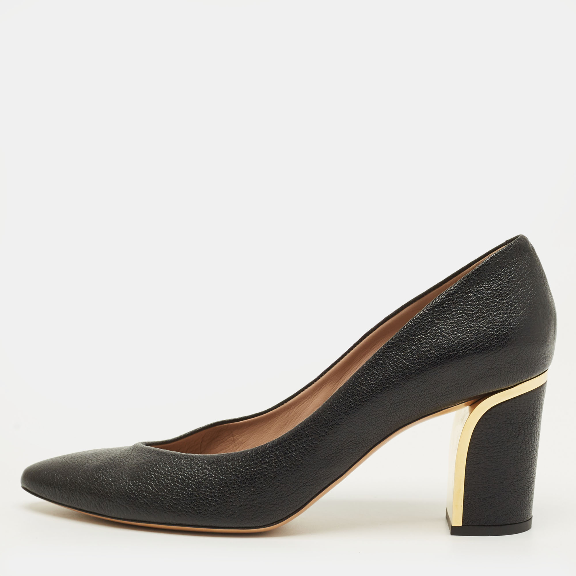 

Chloe Beckie Size  Black Leather Pointed Toe Pumps