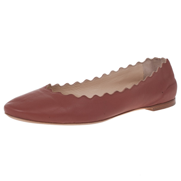 مملوكة م سبقًا Chloe Brown Leather Lauren Scalloped Ballet Flats Size 38.5