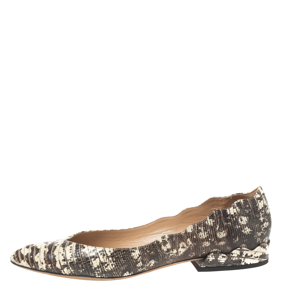 

Chloe Two-Tone Lizard Embossed Scalloped Leather Pointed-Toe Ballet Flats Size, Beige