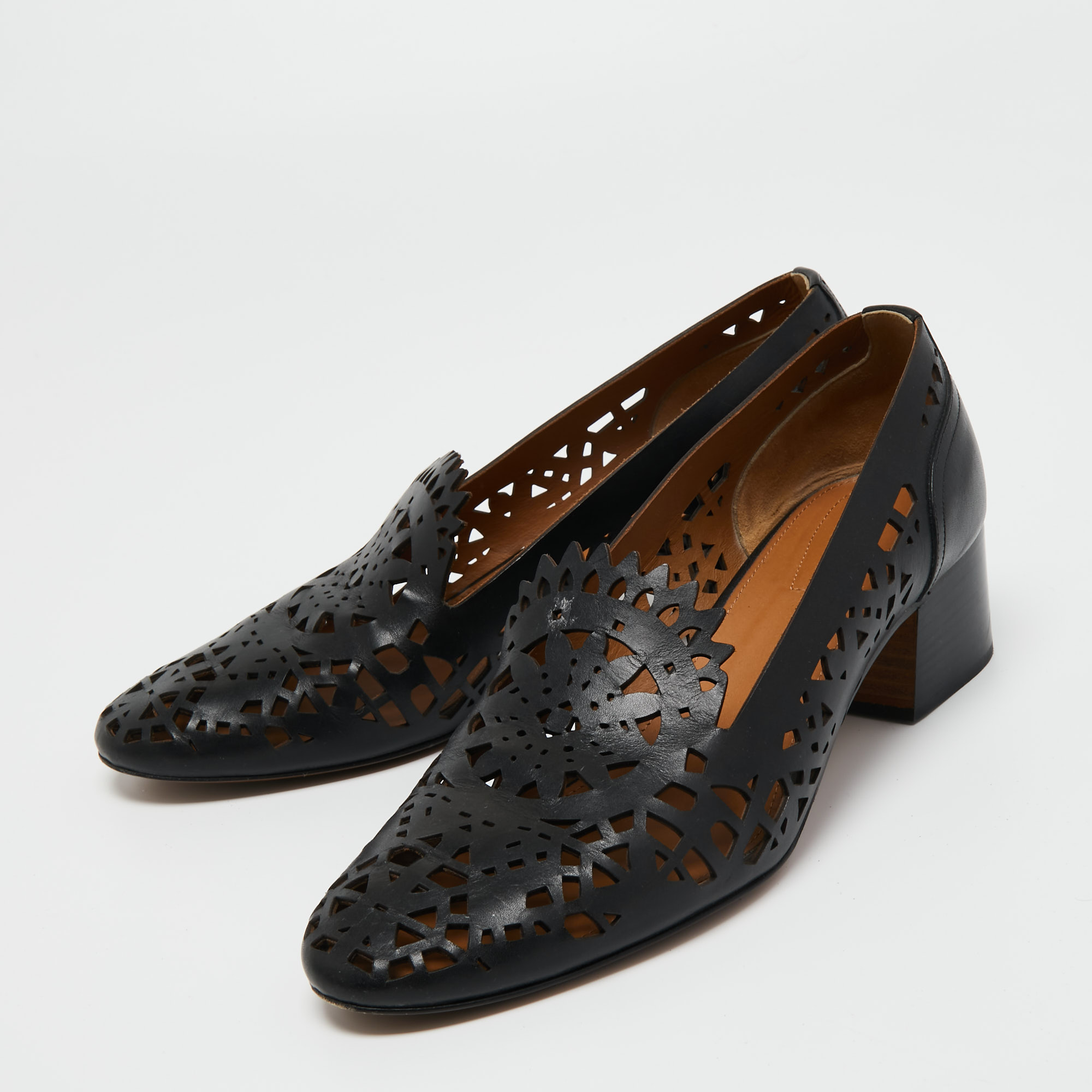 

Chloe Black Laser Cut Out Leather Block Heel Pumps Size