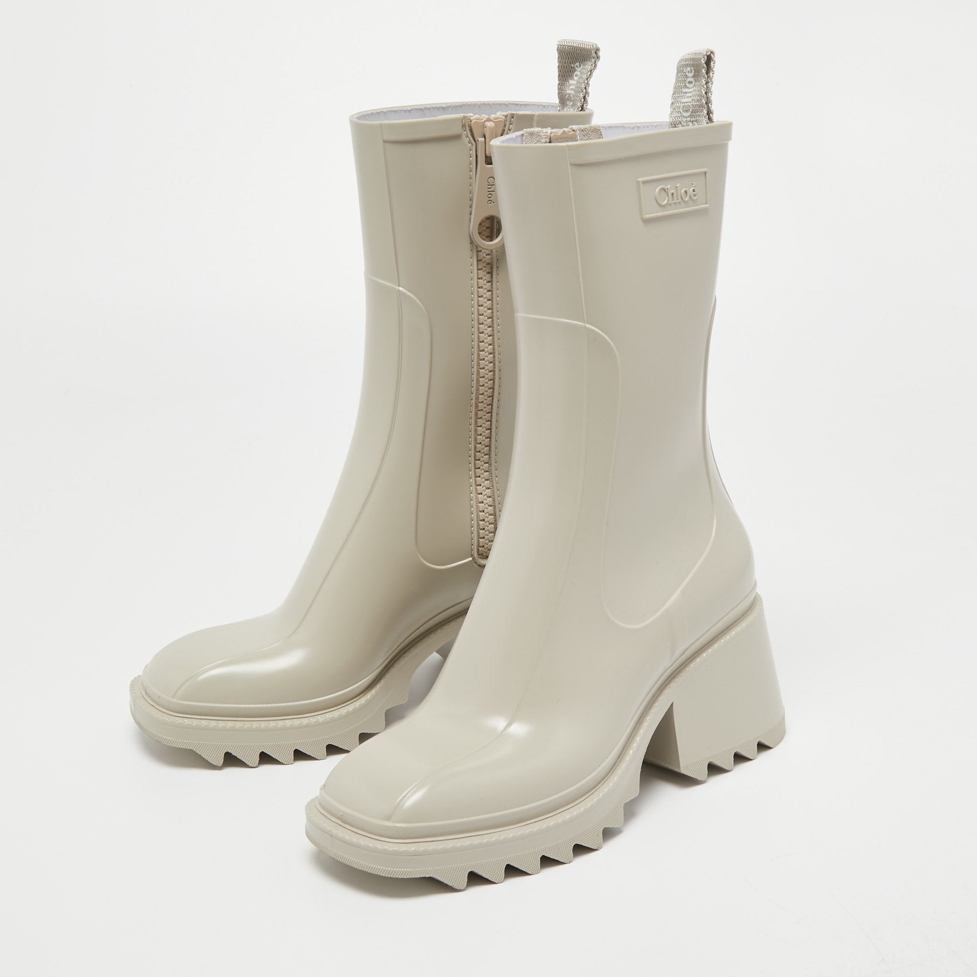 

Chloe Grey Rubber Betty Rain Boots Size