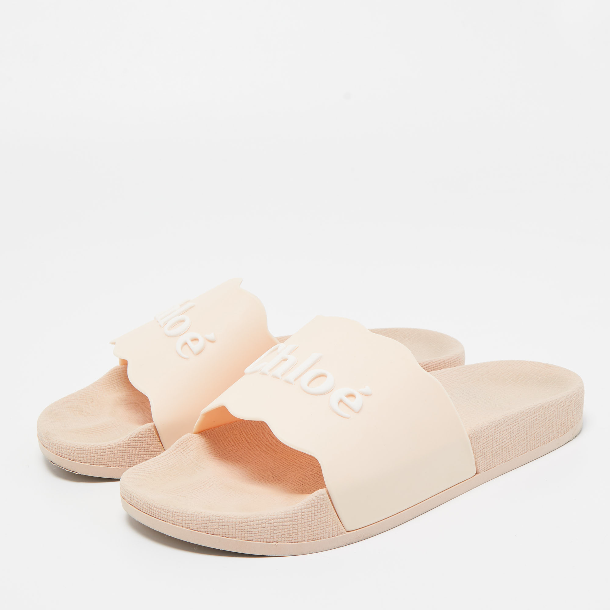 

CHLOÉ Pink Rubber Scalloped Accent Flat Slides Size