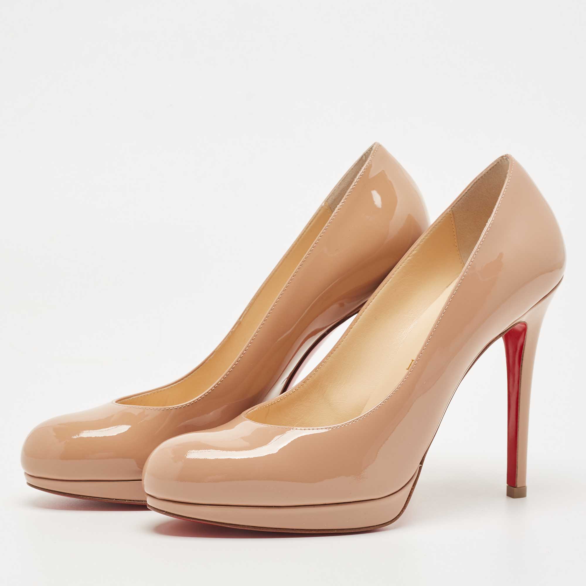

Christian Louboutin Beige Patent Leather New Simple Round Toe Pumps Size