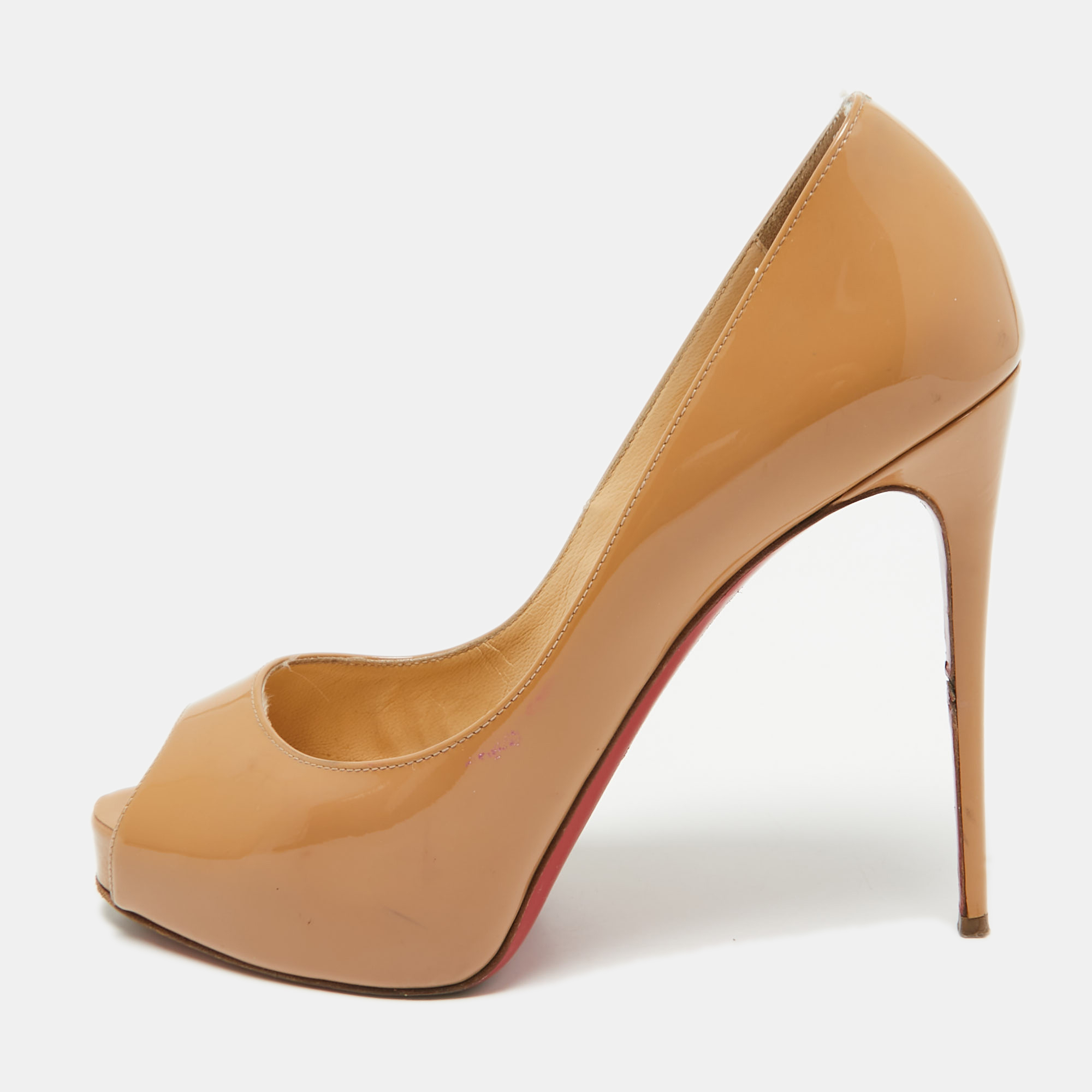 

Christian Louboutin Beige Patent Leather New Very Prive Pumps Size