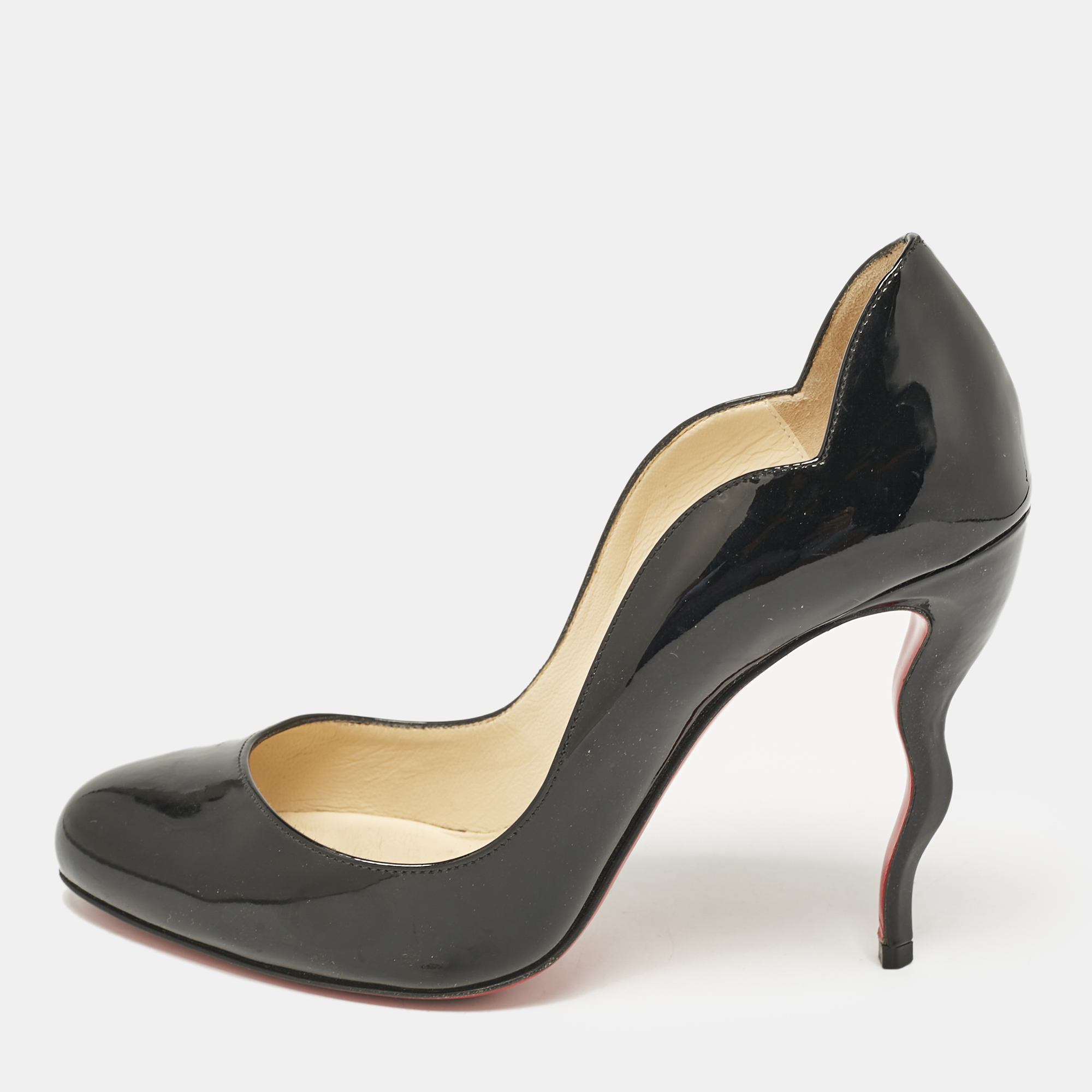 

Christian Louboutin Black Patent Leather Wavy Dolly Pumps Size