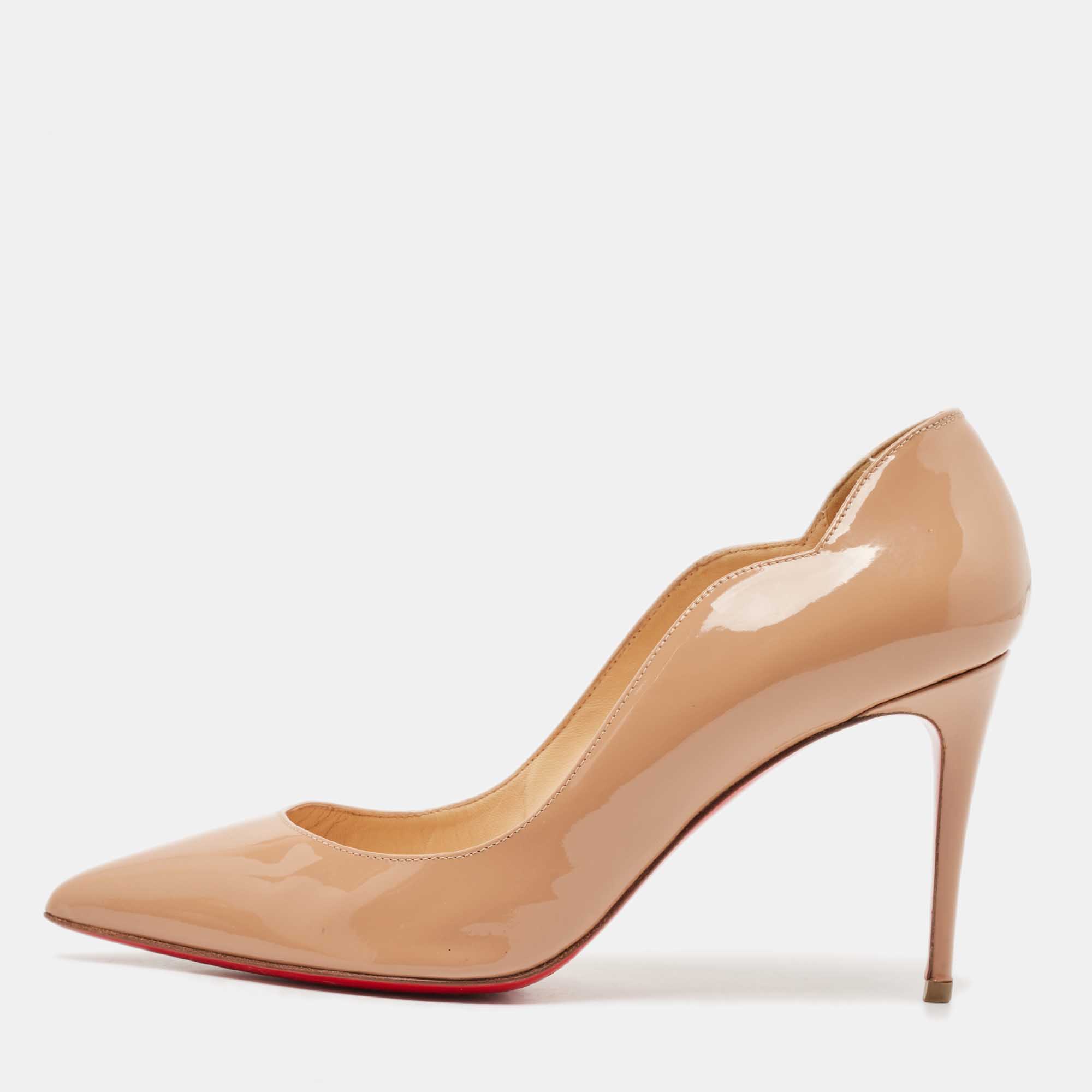 

Christian Louboutin Beige Patent Leather Hot Chick Pumps Size