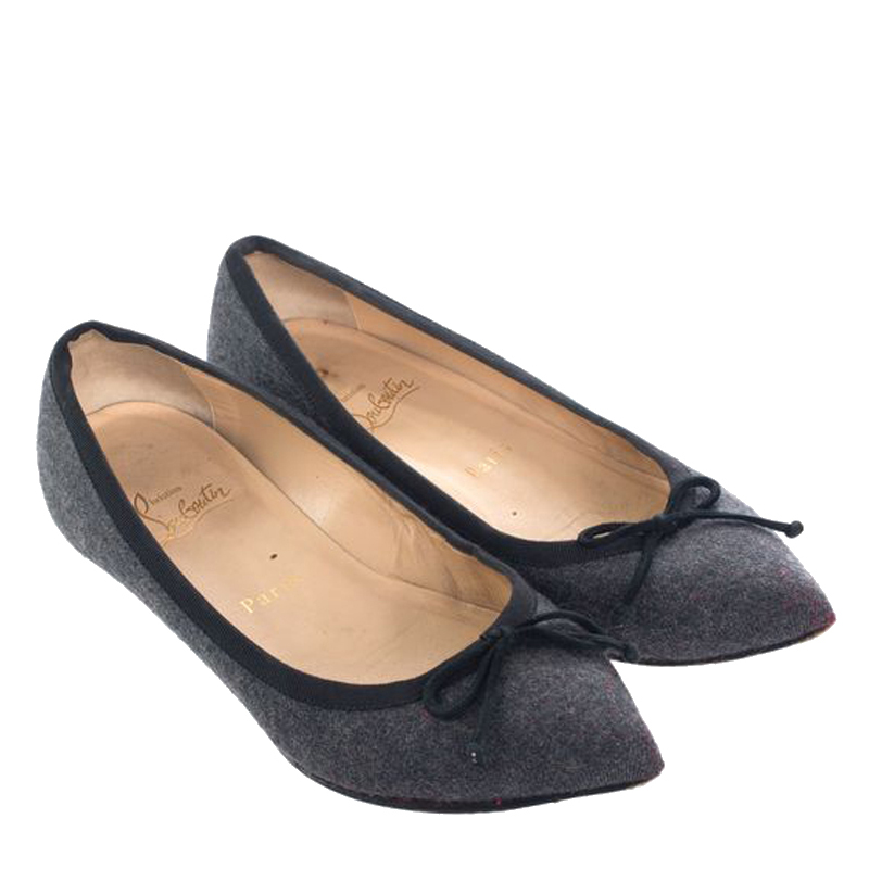 

Christian Louboutin Blue Neoflat Denim Point Toe Flats Size
