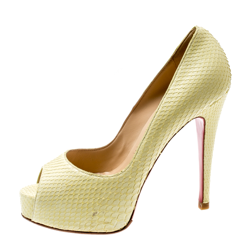 

Christian Louboutin Metallic Yellow Snake Skin Altadama Peep Toe Pumps Size