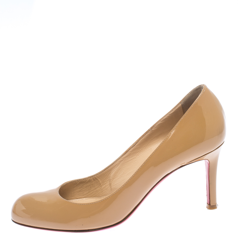 

Christian Louboutin Beige Patent Leather Simple Pumps Size