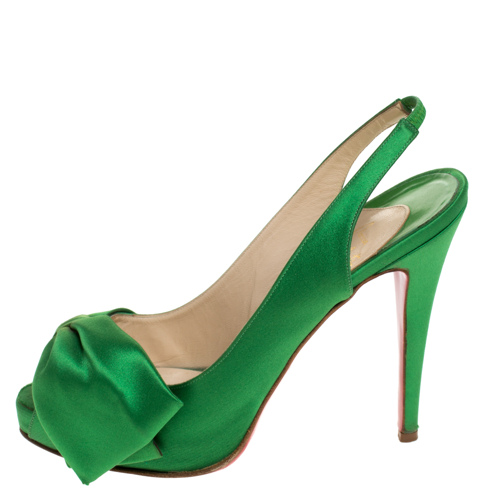 

Christian Louboutin Green Satin Bow Embellished Slingback Platform Sandals Size