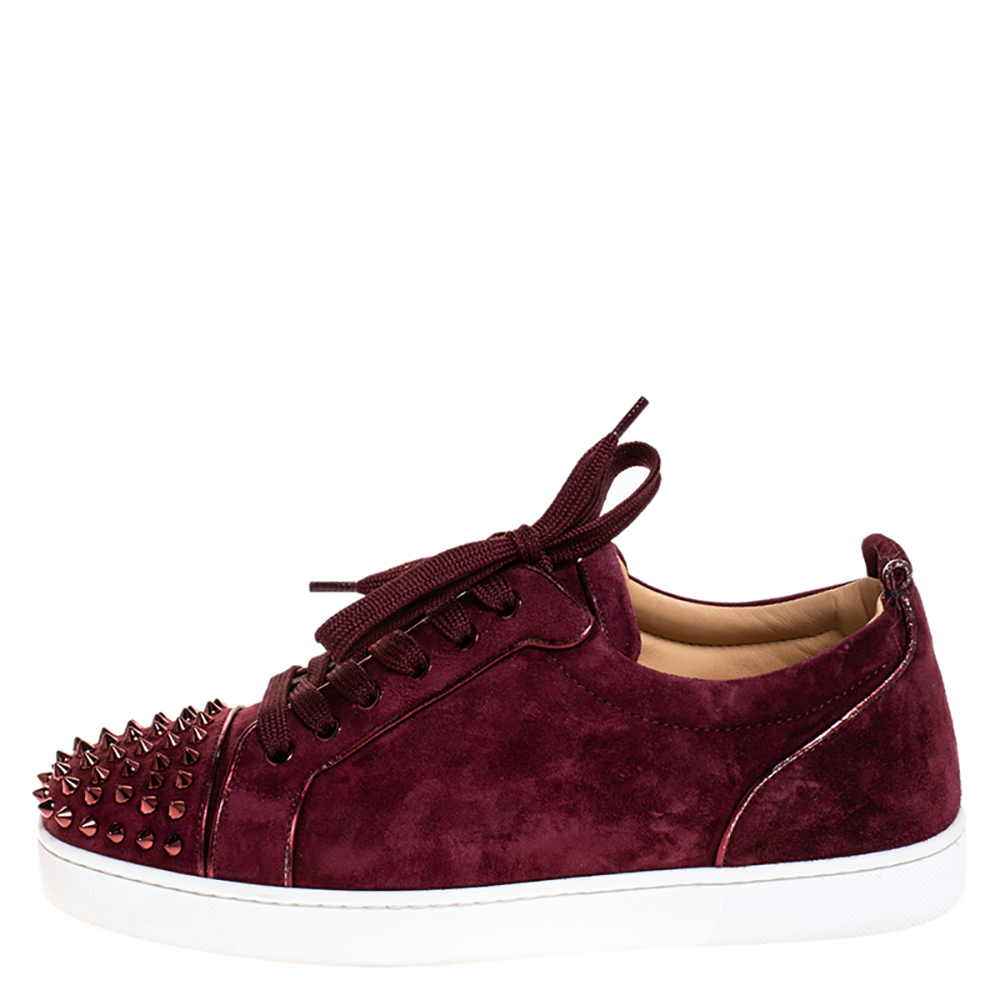 

Christian Louboutin Burgundy Suede Louis Junior Spikes Sneakers Size