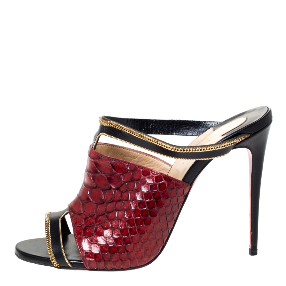 

Christian Louboutin Black/Red Leather And Python Chain Embellished Akenana Sandals Size