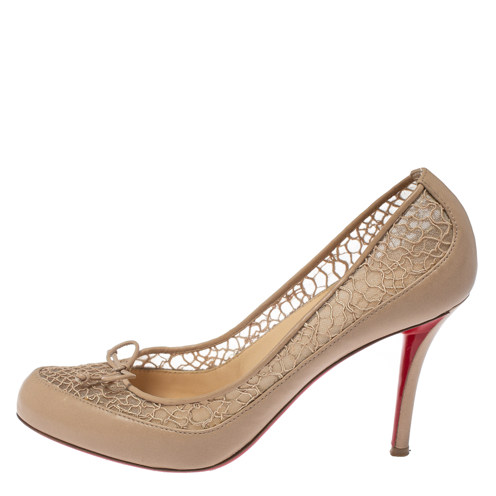 

Christian Louboutin Beige Leather And Lace Bow Pumps Size