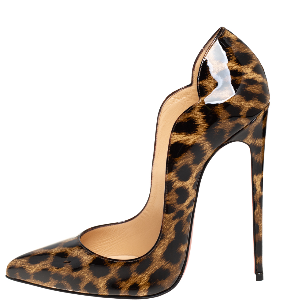 

Christian Louboutin Beige/Brown Patent Leather So Kate Pumps Size