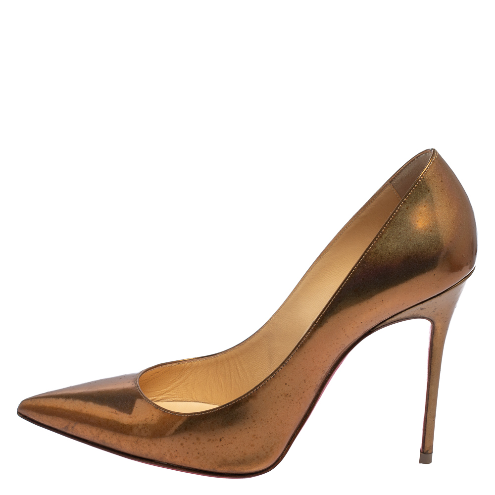 

Christian Louboutin Gold Patent Leather Decollete Pumps Size