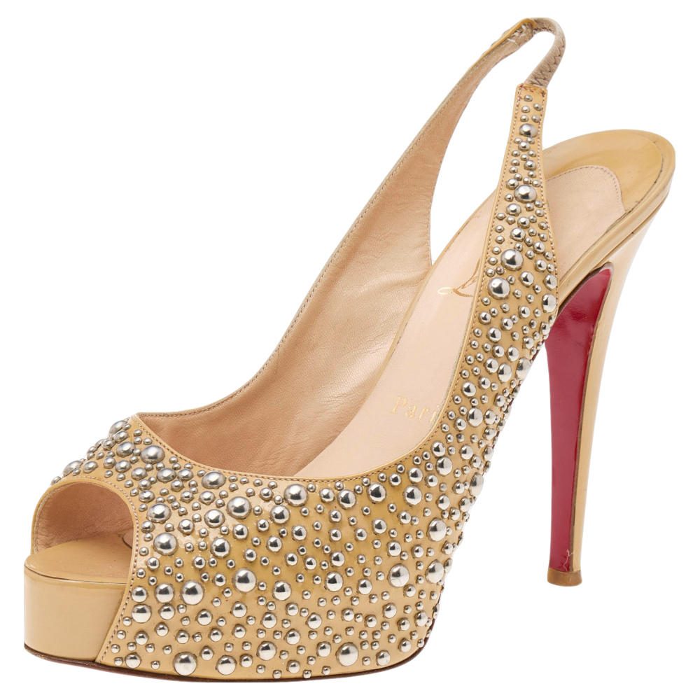 

Christian Louboutin Beige Studded Patent Leather Star Prive Peep Toe Slingback Sandals Size