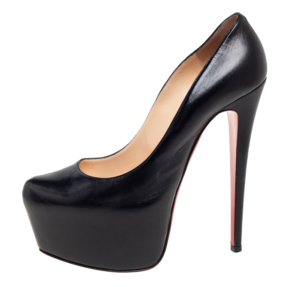 

Christian Louboutin Black Leather Daffodile Pumps Size