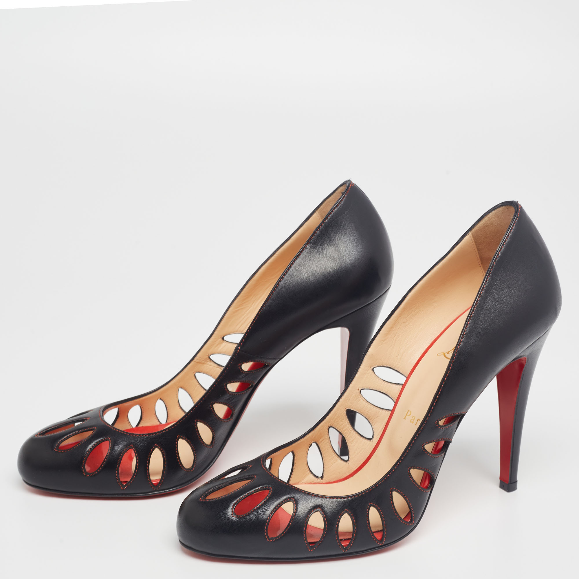 

Christian Louboutin Black Leather Laser Cut Round-Toe Pumps Size