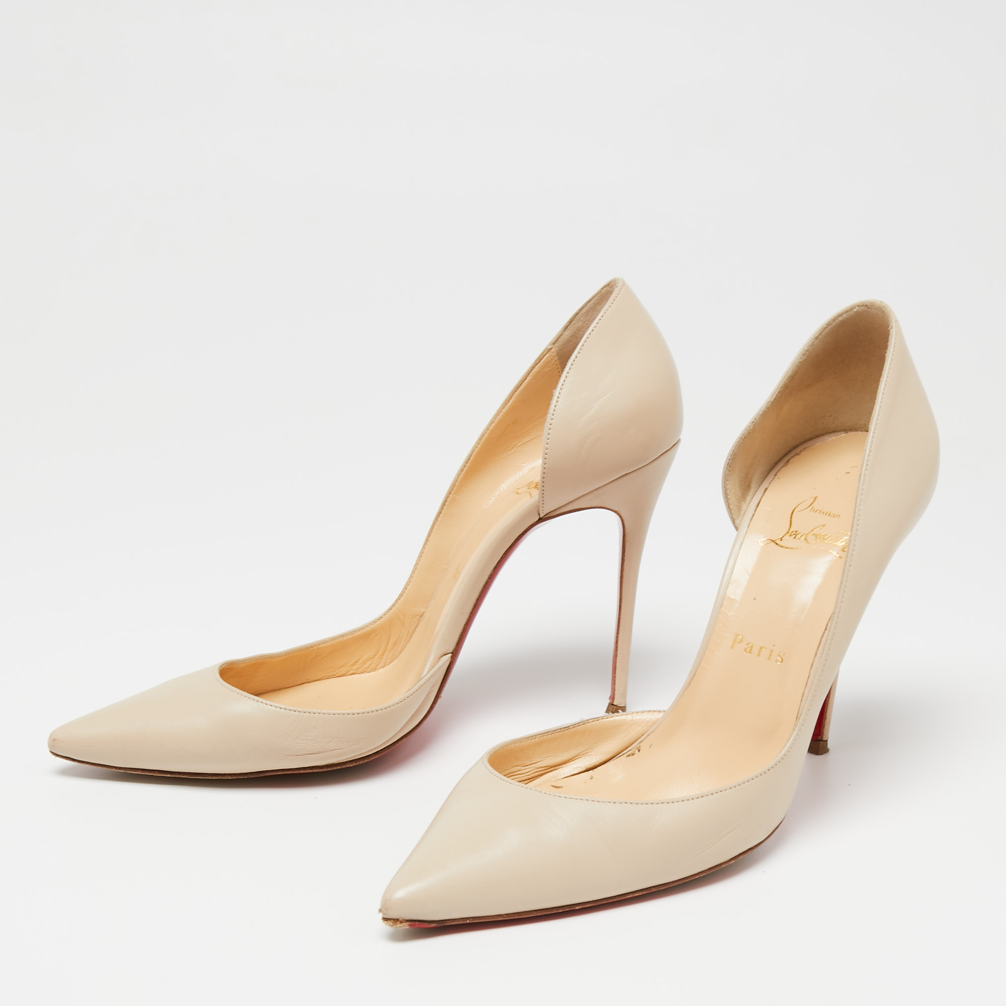 

Christian Louboutin Cream Leather Iriza Pumps Size