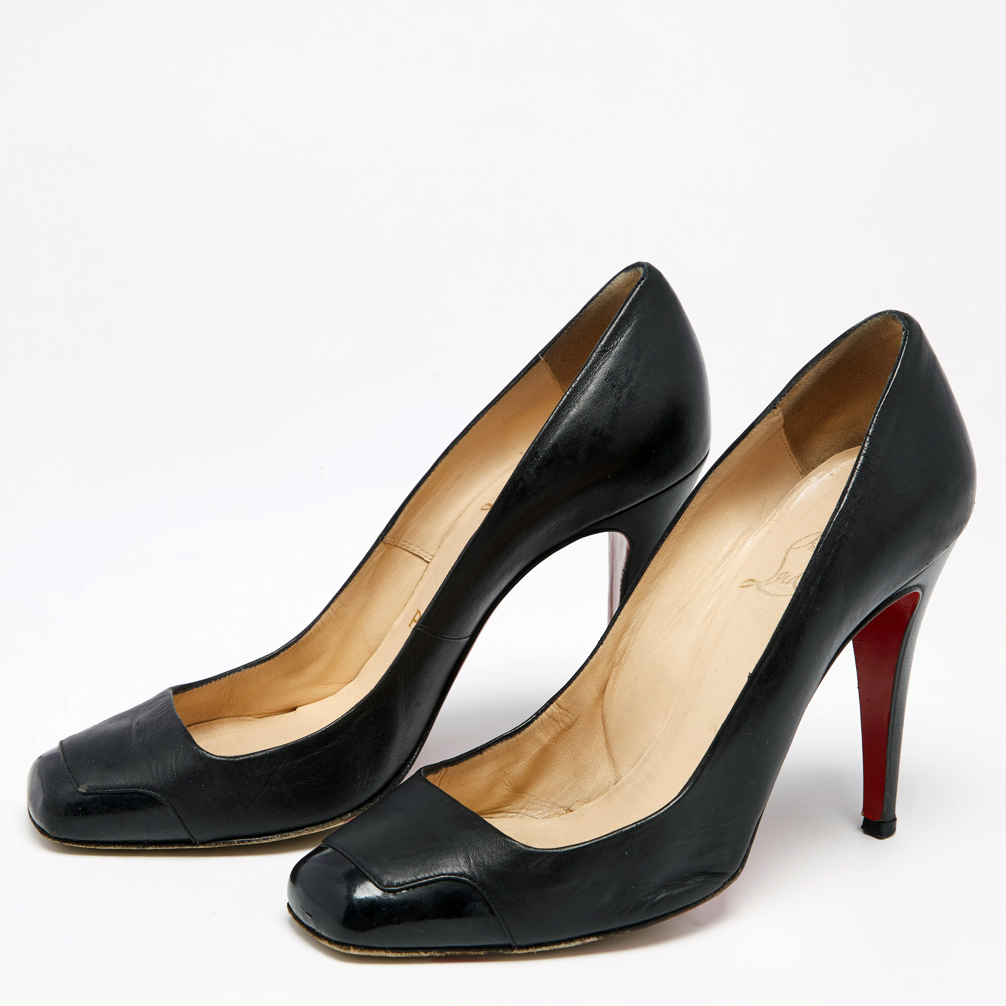 

Christian Louboutin Black Patent and Leather Lady Grant Pumps Size