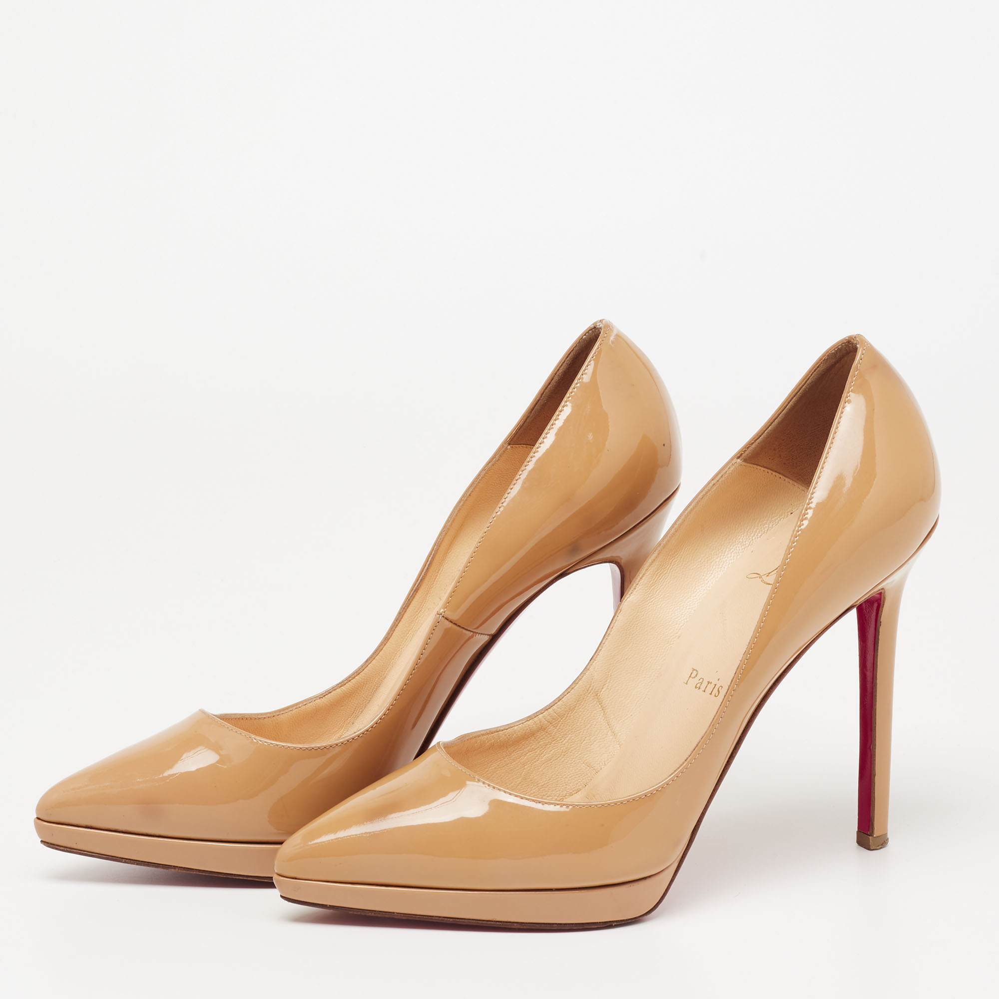 

Christian Louboutin Beige Patent Leather Pointed Toe Pumps Size