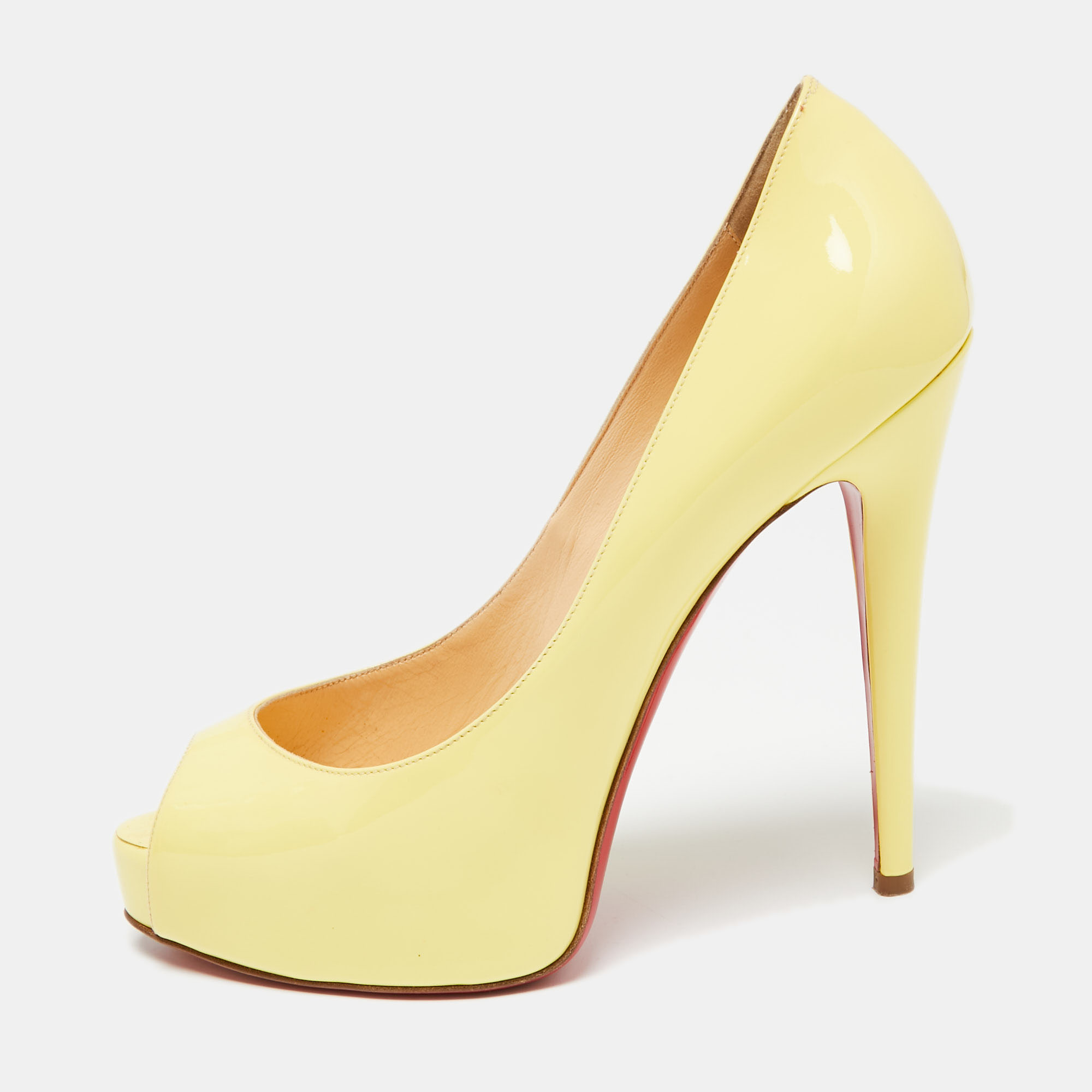 This pair of Christian Louboutin pumps is a timeless classic. Step out in style while flaunting these patent leather shoes ideal for all occasions. They feature peep toes platforms and 12.5 cm heels.