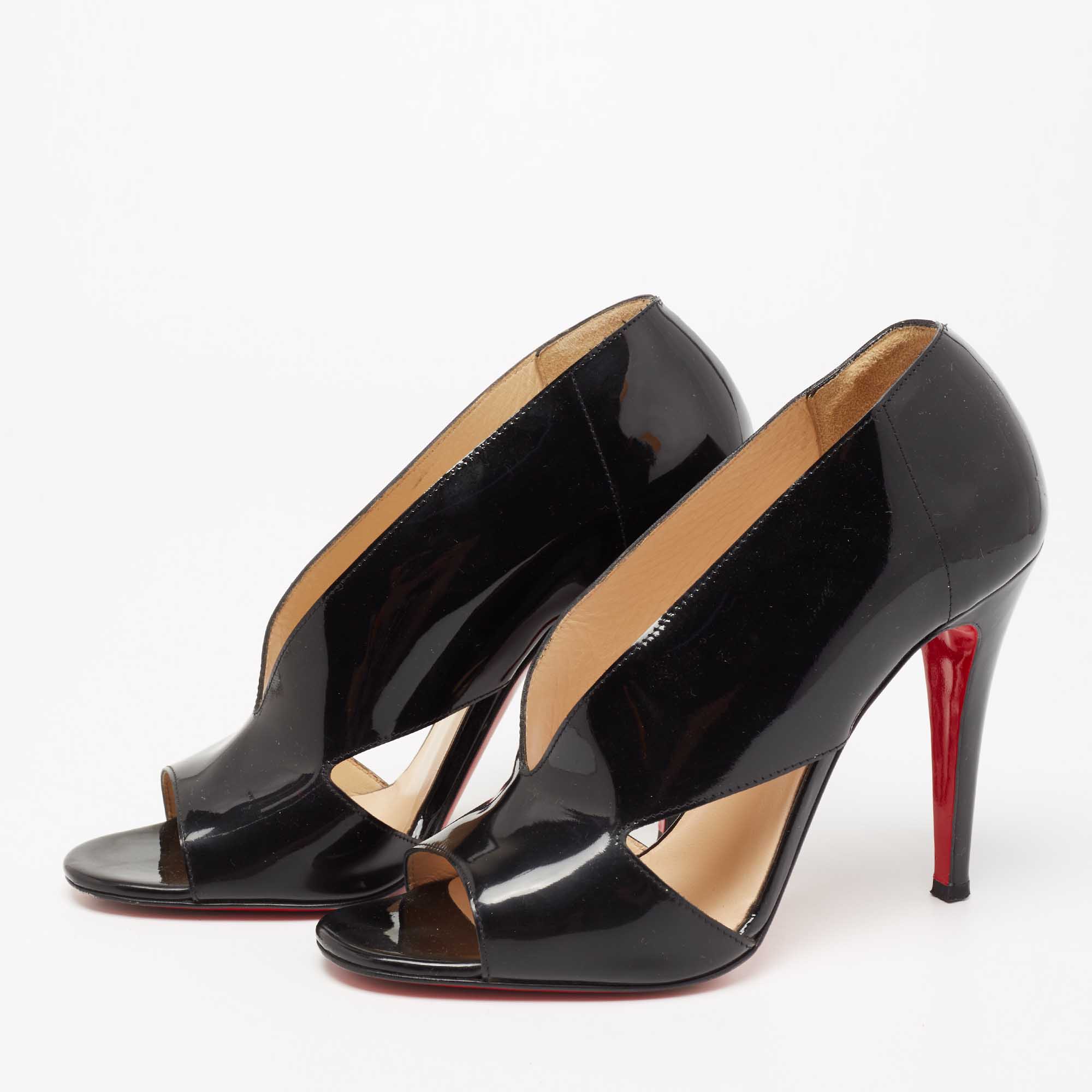 

Christian Louboutin Black Patent Leather Creve Coeur Pumps Size