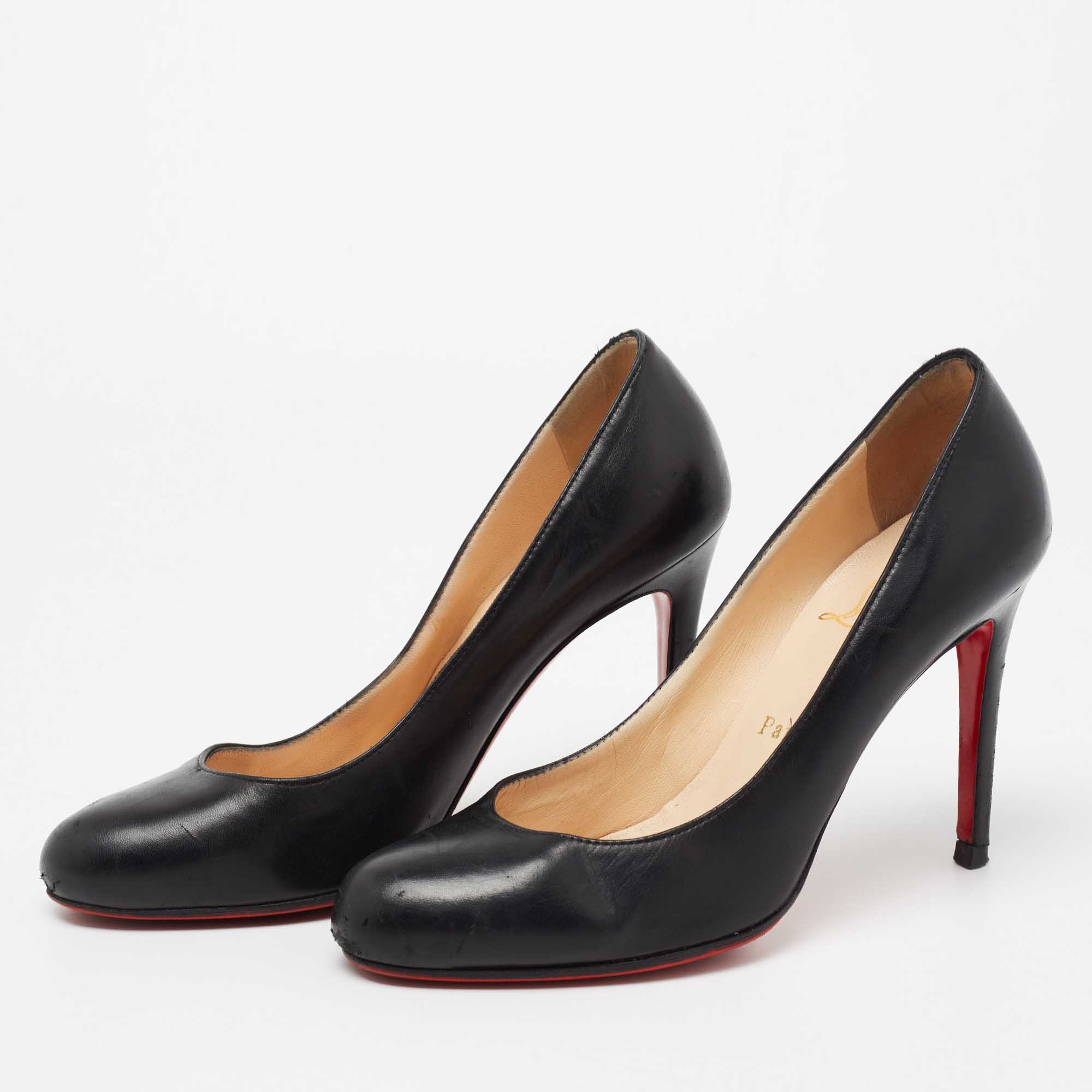 

Christian Louboutin Black Leather Simple Round Toe Pumps Size