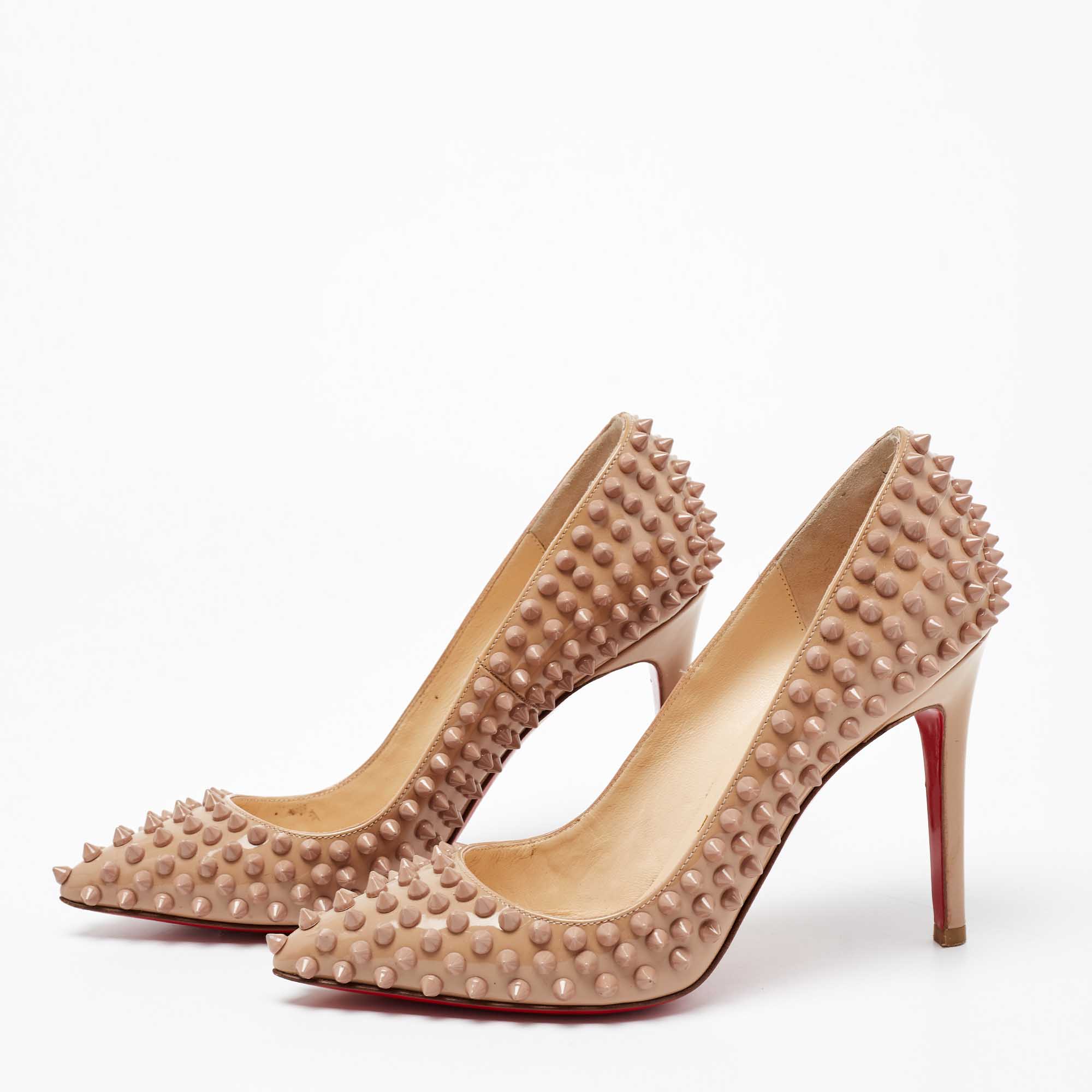 

Christian Louboutin Beige Patent Leather Pigalle Spikes Pumps Size