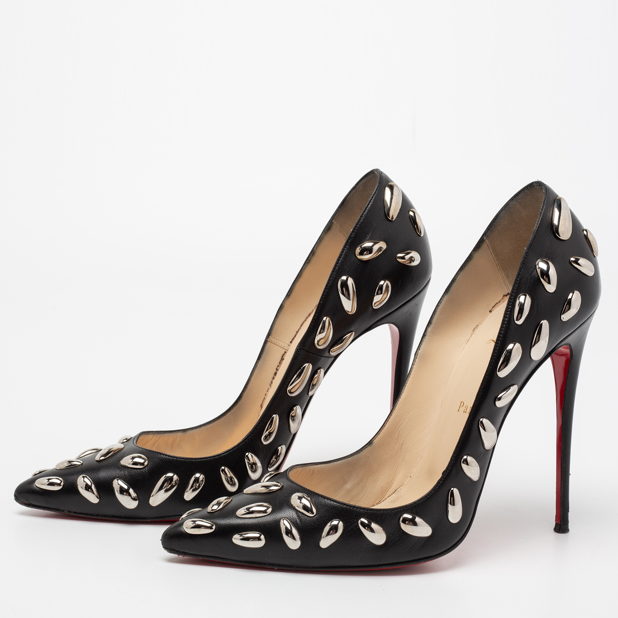 

Christian Louboutin Black Leather Embellished Pumps Size