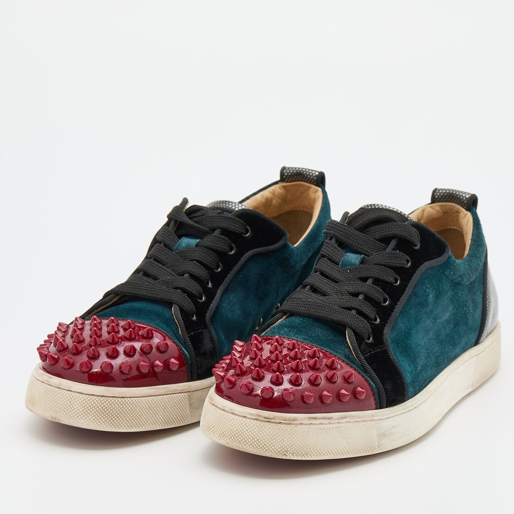 

Christian Louboutin Multicolor Patent Leather and Suede Spike Accent Low Top Sneakers Size